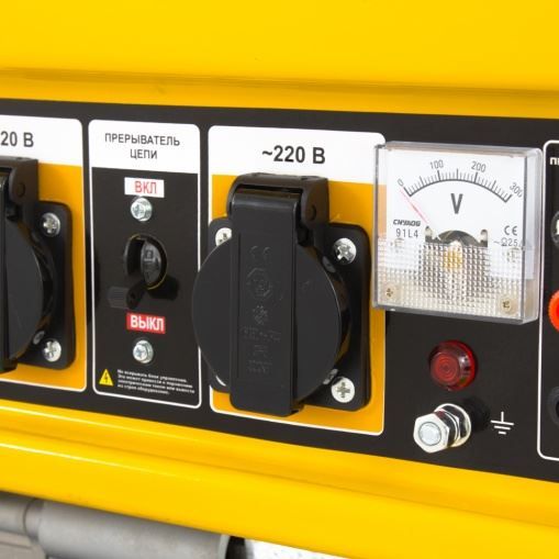 Генератор бензиновый GE 2500, 2,5 кВт, 220 В/50 Гц, 15 л, ручной старт Denzel